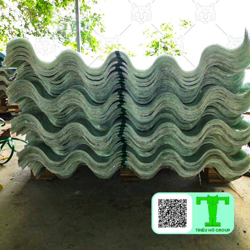 Tôn nhựa lấy sáy composite dạng sóng